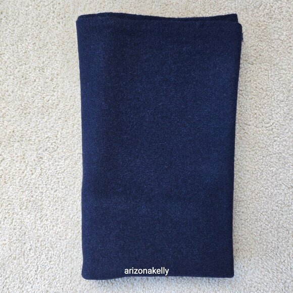 C by Bloomingdales NAVY Cashmere Wrap Scarf PRICE FIRM - Picture 9 of 9